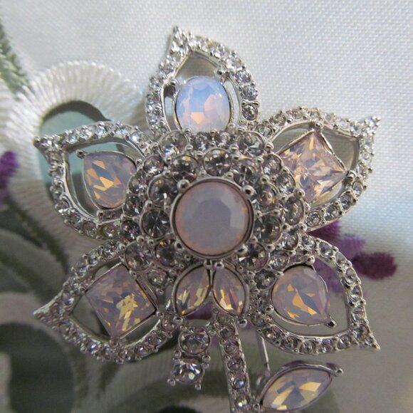 JTV Titanic Jewelry Collection Faux Opal & Faux Diamond Floral Pin - Gorgeous!! - Picture 12 of 16